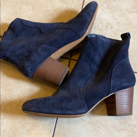 Steve Madden Shoes - Steve Madden Navy blue suede bootie